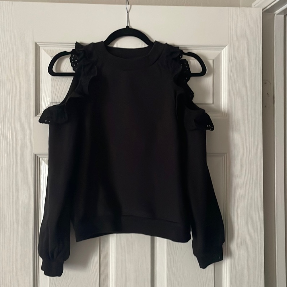 H&M Hoodie Cut out shoulders with crochet design